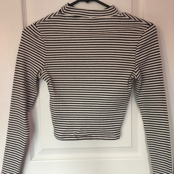 Topshop ribbed knit long sleeve crop top - Picture 3 of 4